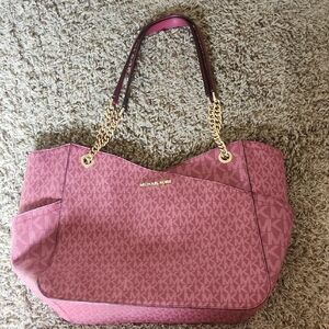 Michael Kors Pinkk Shoulder Bag with Gold Accents